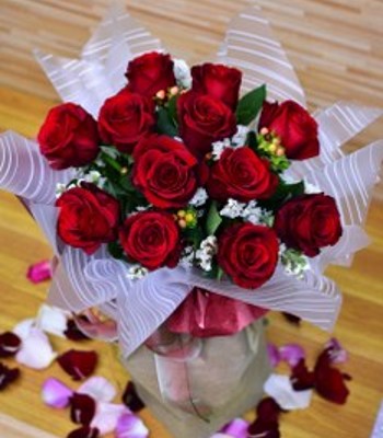 12 Long Stem Red Roses Bouquet